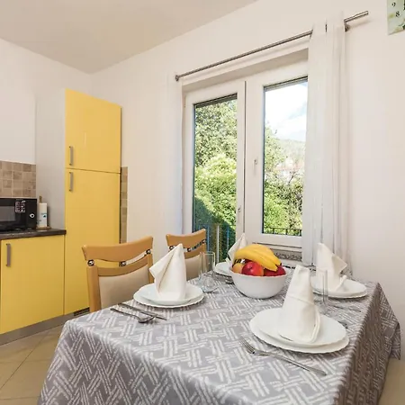 Stunning In With Kitchen Lovran